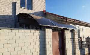 навес для крыльца из поликарбоната