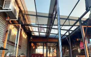 навес для крыльца из поликарбоната