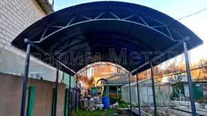 навес для машины из поликарбоната