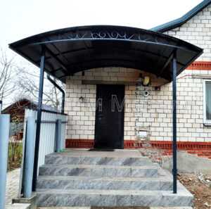 навес над крыльцом из поликарбоната