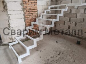 Лестница металлическая 3 увроня косоур 2