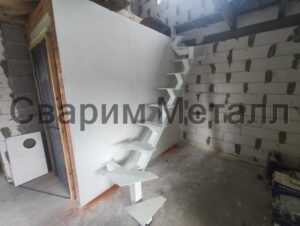 Лестница моно на 2 этаж забег