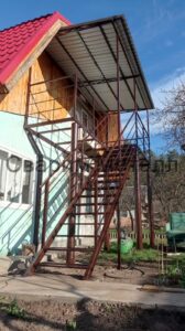 Лестница наружная на тетивах