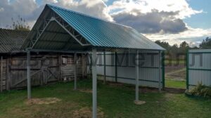 Навес из профлиста 1