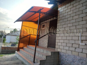 Навес с боковой зашивкой еремино
