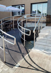 Перила нержавейка пандус красный мозырянин