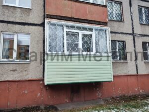 Решетка на окно балкона с установкой