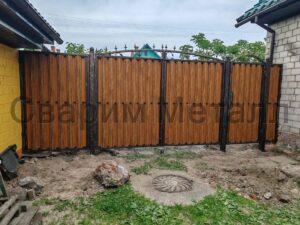 Ворота распашные под дерево