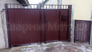 Ворота распашные с калиткой короткая