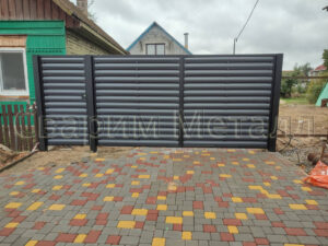 Ворота распашные со штакетника с автомиатикой речица 1