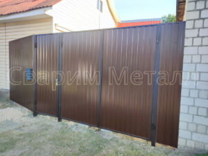 Ворота с калиткой нововетренная
