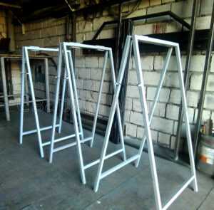 изготовление рекламных рамок