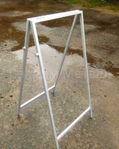 изготовление рекламных стендов