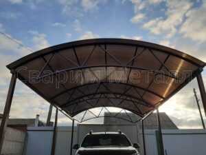 навес над крыльцом из поликарбоната