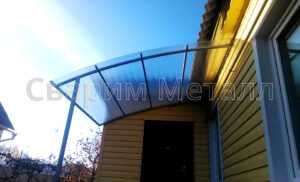 козырек над дверью из поликарбоната