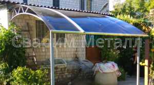 козырек над крыльцом из поликарбоната