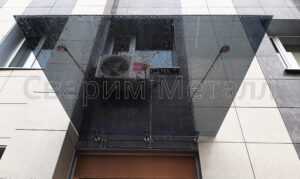 козырек над дверью из стекла