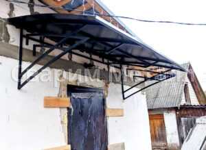 Козырек над крыльцом из поликарбоната