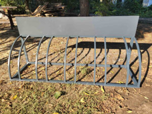 Велопарковка беларуснефть с рекламой 2