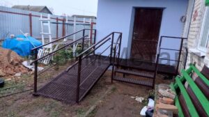 Пандус с крыльцом