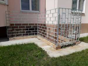 Дверь решетчатая в подвал