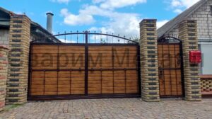 Откатные ворота с калиткой сайдинг