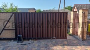 Откатные ворота с мотнажом